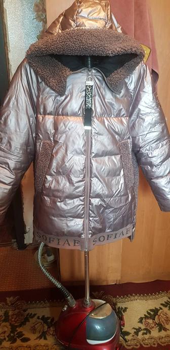 Продам куртку женскую