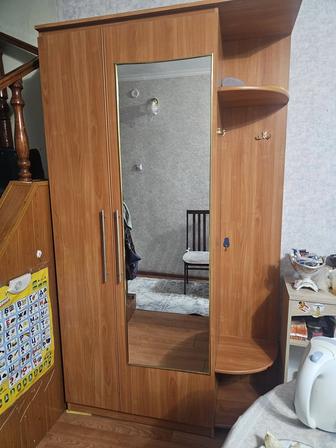 Продам шкаф в прихожую