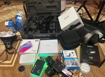 SONY ZV E 10 и к нему комплектующие стабизатор итд