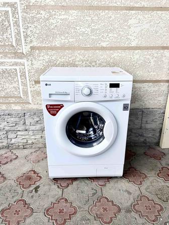 Продам стиральную машинку