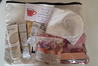 Косметичка с бьюти мелочами