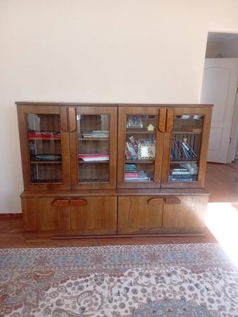 Продам сервант пр-во Болгария б/у