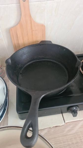 продаю чугун сковородка