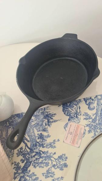 продаю чугун сковородка