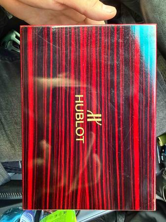 Продам часы Hublot