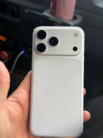 Обменяю IPhone 17 Pro Max на компьютер