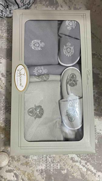 Комплект халатов с полотенцами