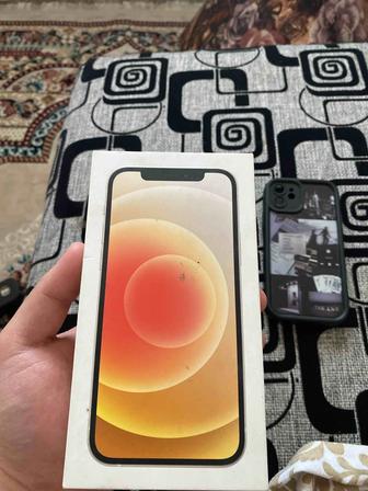 Продается айфон 12