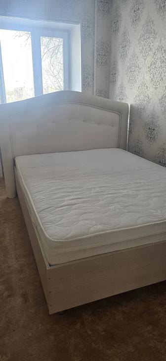 Продам 2 спальную кровать