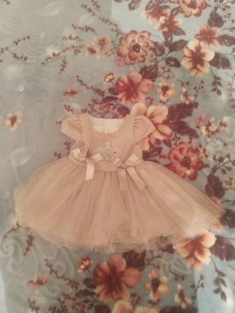 Продам красивое платье на малышку