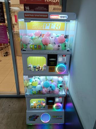 Японский вендинговый аппарат с игрушками Гашапон (лучше чем хватайка)