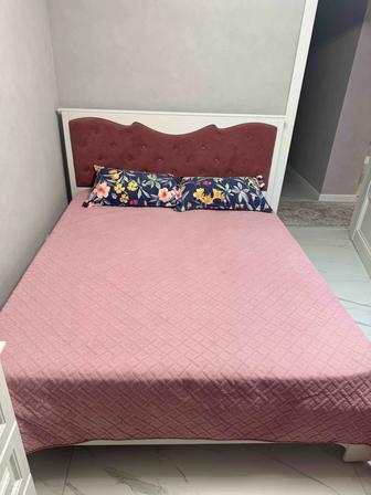 Двух спальная кровать