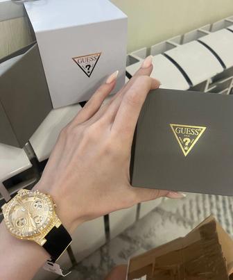 Часы Guess