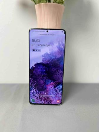 Смартфон Samsung Galaxy S20 plus