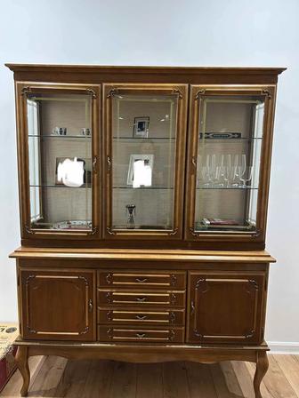 Продам винтажный буфет