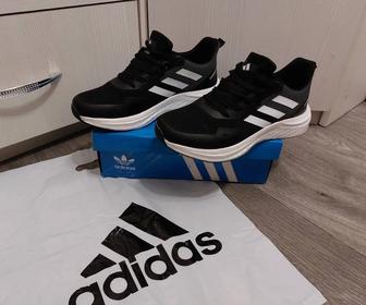 Продам кроссовки Adidas