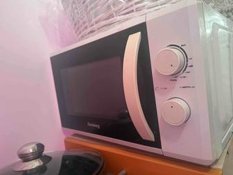 Продам срочно!Микроволновая печь Elenberg