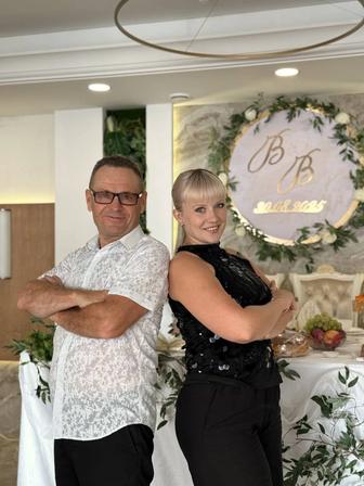 Ведущие на торжество