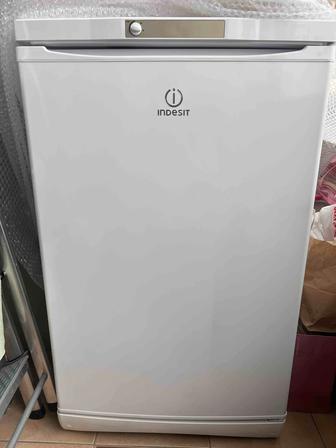 Морозильная камера Indesit 118 л (новая)