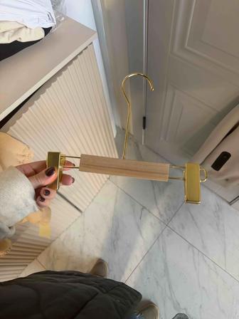 Вешалки плечики для детских вещей