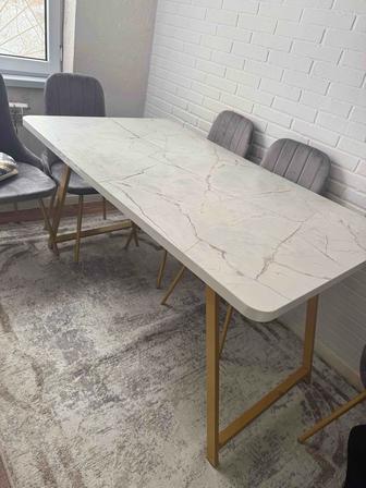 Кухонный стол