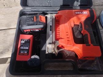 аккумуляторный гвоздезабиватель Delixi Electric