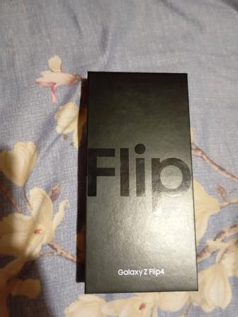 Продаю новый телефон Samsung galaxy Z Flip 4