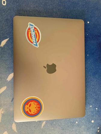 Срочно продаю MacBook Air 13 идеальное состояние