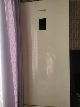 Продам холодильник Самсунг в отличном состоянии