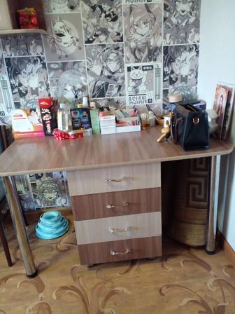 Письменный стол