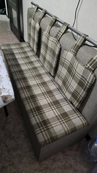 Продам диван кухонный