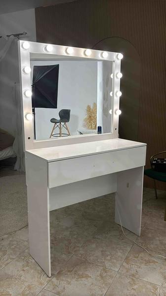 Гримерный стол