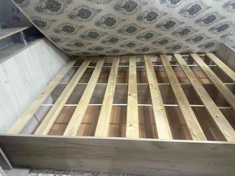 Продам кровать с матрасом двуспальная