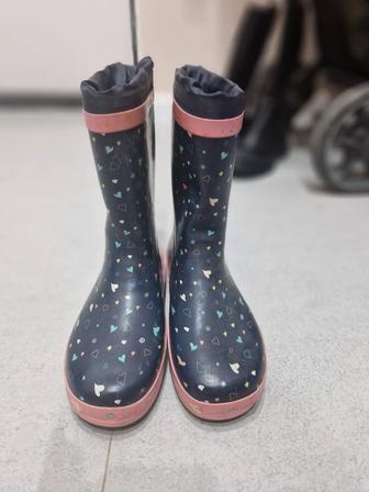 Продам резиновые сапоги
