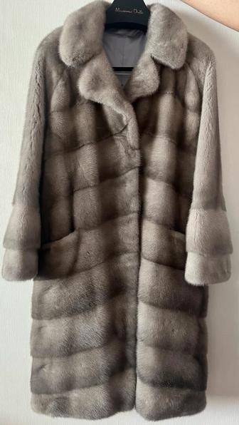 Продам женскую норковую шубу