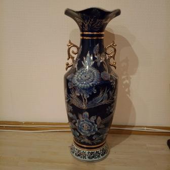 Ваза фарфоровая