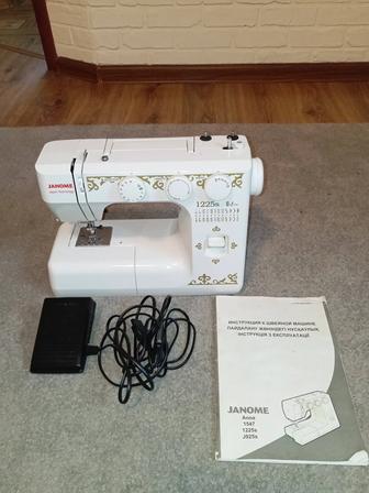 Продам швейную машину Janome 1225s.