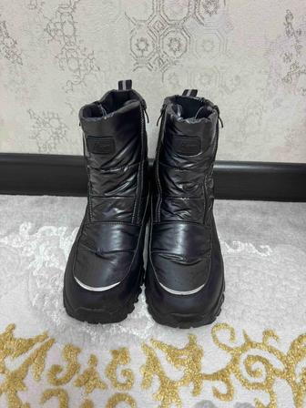 Продам зимнюю обувь сапоги размер 38