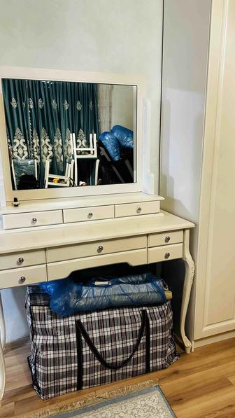 Туалетный столик