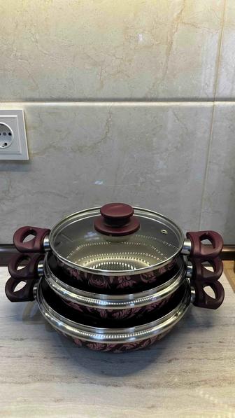 Набор кастрюль