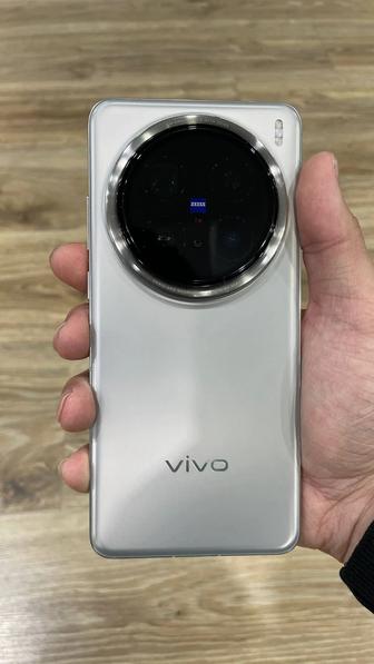 Продаю vivo X200 Pro (12/256 ГБ)