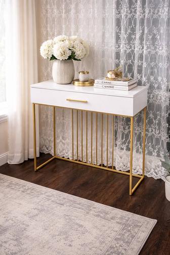 Элегантная консоль в стиле премиум