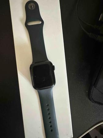 продам Смарт-часы Apple Watch  8 41 мм Aluminum черный Midnight