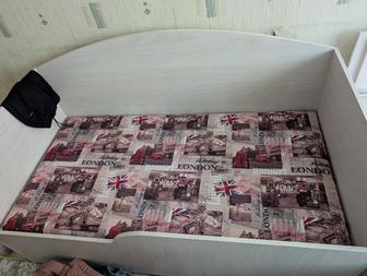 Кровать