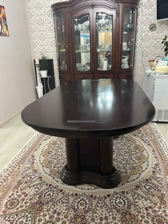 Стол обеденный