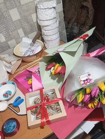 Тюльпаны свежие КЛУБНИКА В шоколаде