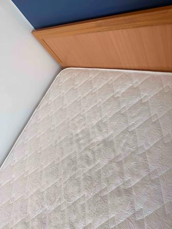 Кровать б/у