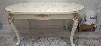 Кухонный стол в идеальном состоянии