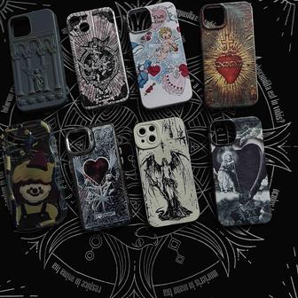Продам чехлы на iPhone 13.
