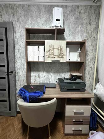 Продам письменный компьютерный стол